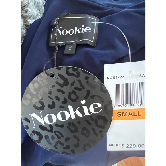 Nookie Athena Off Shoulder Midi Dress in Blue - Picture 10 of 12